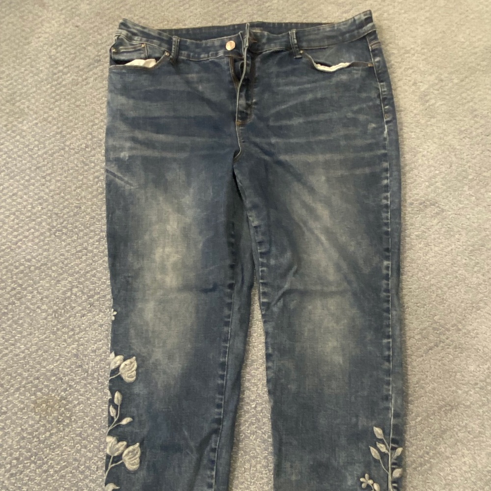 Chico's embellished Jeggings Size 3R / 16W